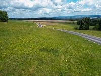 Na pozadí Orlické hory