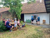 Posezení Na Dvorečku