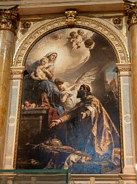 Král věnuje pomyslně korunu k nohám Panny Marie