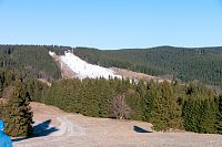 Jen sjezdovka je bílá