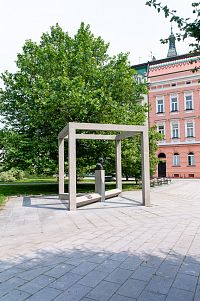 Nesmíme zapomenout na pomník Leopolda Bauera