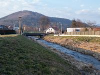 Na pozadí Bukový kopec (s neviditelnou rozhlednou)