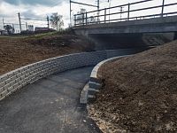 Průpich pod nízkým mostem