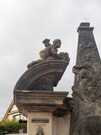 Levý andílek se nedochoval