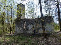Zřícenina působí jistou starobylostí