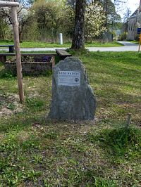 Těchanov – Válečný pomník s nadějnou lípou