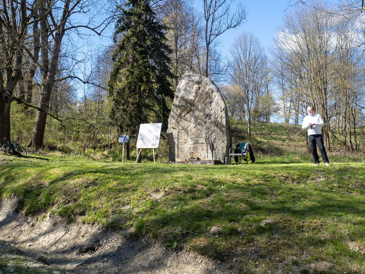 Vojnovice (Kriegsdorf) • pomník zaniklé vesnice