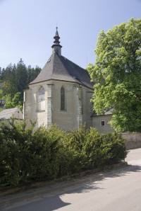 Zadní část kostela