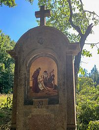 Přibíjení na kříž