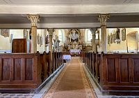 Tradičně průhled hlavním vstupem