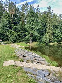 Nové schody k sestupu