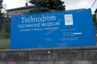 Před muzeem