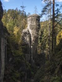 I rokle je plná atraktivních skal