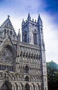 Katedrála slouží ke korunovaci norských králů