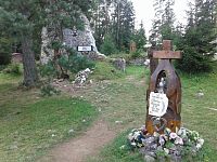 Kláštorisko-symbolický cintorín obetí Slovenského raja