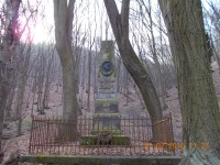 Pomník Vítězslava Hálka v Břežanském údolí