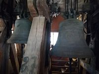 Kostelní zvony ve věži