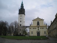 Dómské náměstí - katedrála sv. Štěpána s věží