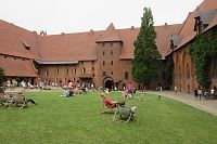 Hlavní nádvoří hradu Malbork