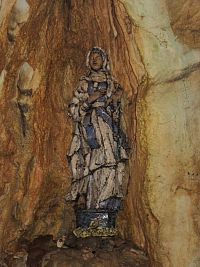 Panna Maria Lurdská v Císařské jeskyni