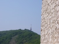 Z Dívčího hradu pohled na vysilač Děvín
