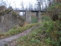 Vstupní most do hradu Lukov