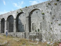 Časť tureckého paláca v pevnosti Rozafa.