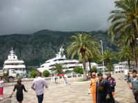 Luxusné jachty v Kotorskom fjorde.