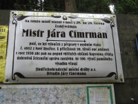 Pomník Járy Cimrmanna, vyhozeného z vlaku - pamětní deska