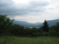 Pohled z vršku do zátoky a na severní Vinodol