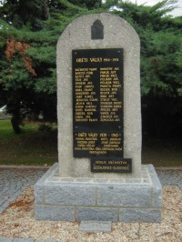Pomník obětem světových válek Šestajovice