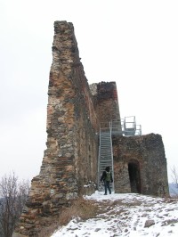 Krasíkov - zřícenina Švamberk - pozůstatek paláce upravený na vyhlídku
