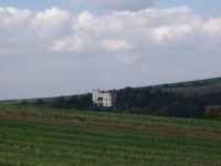 Pohled na zámek ze zatáčky silnice na Snovídky