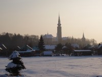 Pohled na zámek od Hradeckého rybníka