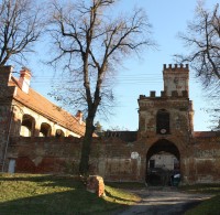 Pohled mna levé křídlo s arkádami