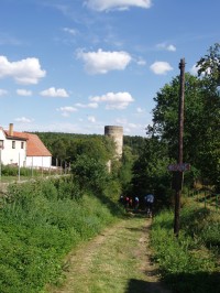 Dobronice u Bechyně zřícenina středověkého hradu nad řekou Lužnicí