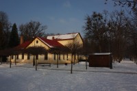 Restaurace je součástí městského parku Michalov