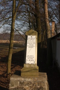 Pomník pozemkové reformy z roku 1925 ve Víceměřicích