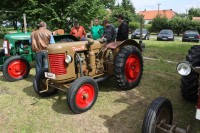 Traktory pana Václava Brožka při setkání Němčic v obci Němčice u Netolic (ZETOR 15)