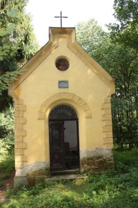 Kaple Bolestné Panny Marie zvané Nad studánkou ve Farském lese u Vidnavy
