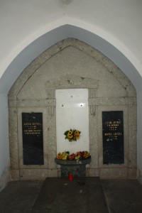 Interiér hrobky rodiny Latzelových ve Farském lese u Vidnavy