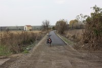 27. 10. 2011 nově položený asfaltbeton směrem od Těšic k nezamyslickému nádraží