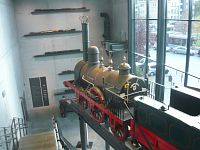 Replika první v Belgii vyrobené parní lokomotivy "La Belge"