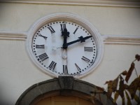 Pod kašavským kostelním orlojem