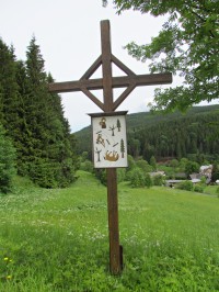 Kříž s obrázkem tragédie