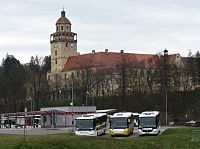 busové nádraží a poslední pohled na zámek