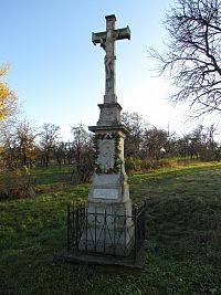 kříž nad obcí