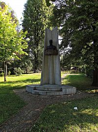 pilíř s bustou T.G.M.