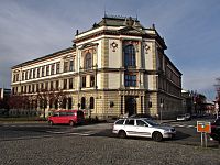 Budova gymnázia Kroměříž