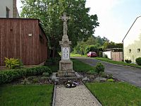 Kříž s Pomníkem padlým v I.světové válce
